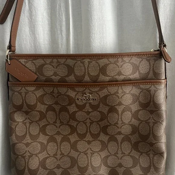 Coach Logo Bag - Picture 2 of 4